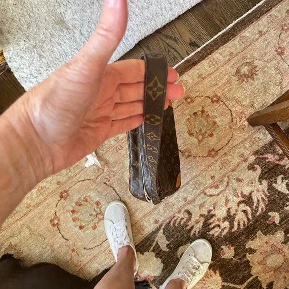 Louis Vuitton Brown and Tan Monogram Bag - Picture 15 of 16